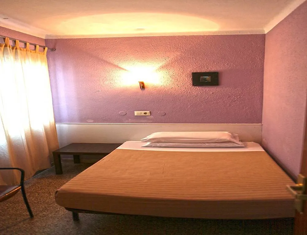 Hostal Miranda Blanes 2*,  Spain