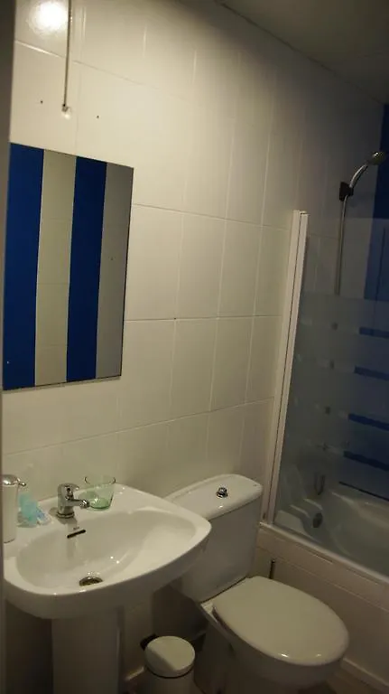 Hostal Miranda Blanes 2*,