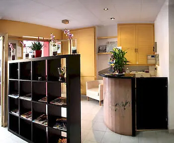 Hostal Miranda Blanes 2*,